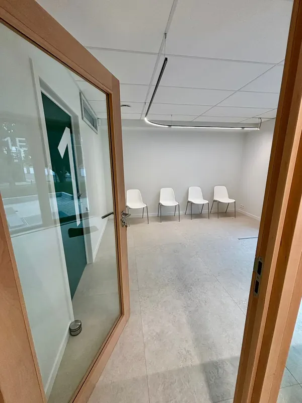 Salle d'attente de l'Espace 71 à Mons
